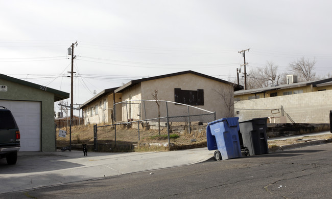 920-922 Carson St in Barstow, CA - Building Photo - Building Photo