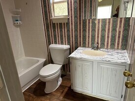 16729 Malibu Dr in Flint, TX - Building Photo