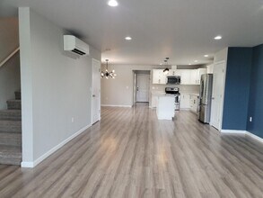 1715 4th St in Bremerton, WA - Building Photo - Building Photo