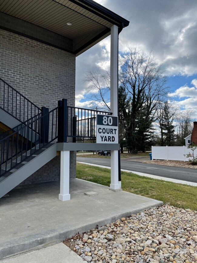 80 Courtyard Ln Apartments and Nearby Amelia Apartments For Rent