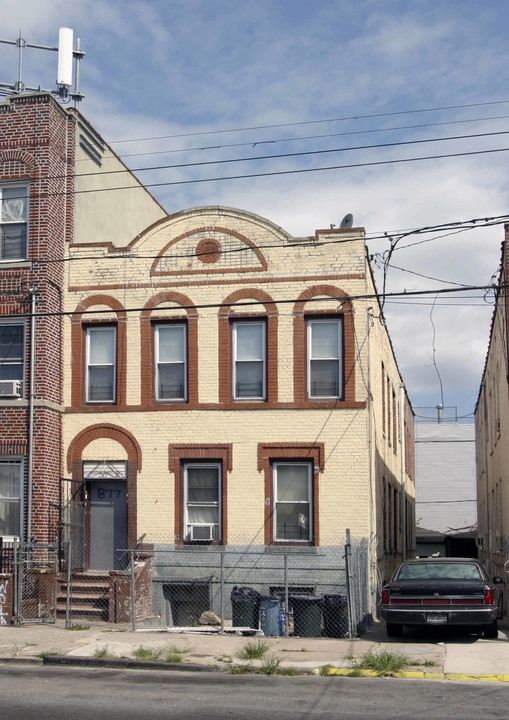 877 Belmont Ave in Brooklyn, NY - Building Photo