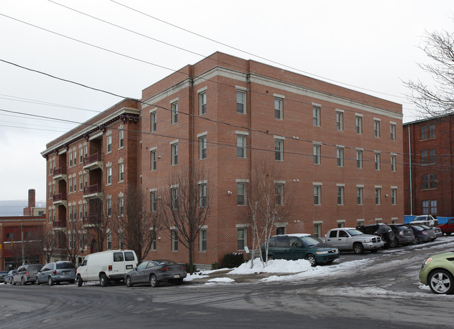 600 Wyoming Ave in Scranton, PA - Foto de edificio - Building Photo