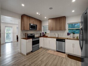 3291 SW 44th St in Fort Lauderdale, FL - Building Photo - Building Photo