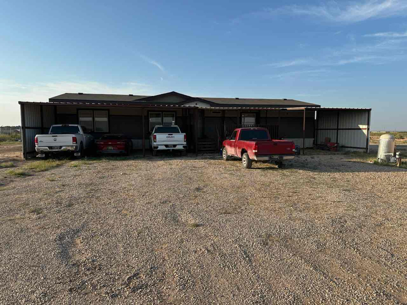 102-3 Hopi Rd in Carlsbad, NM - Building Photo