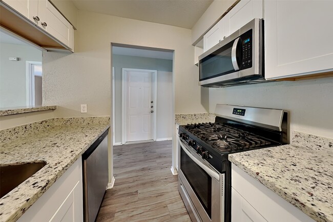 property at 3419 Shadowcrest Ln