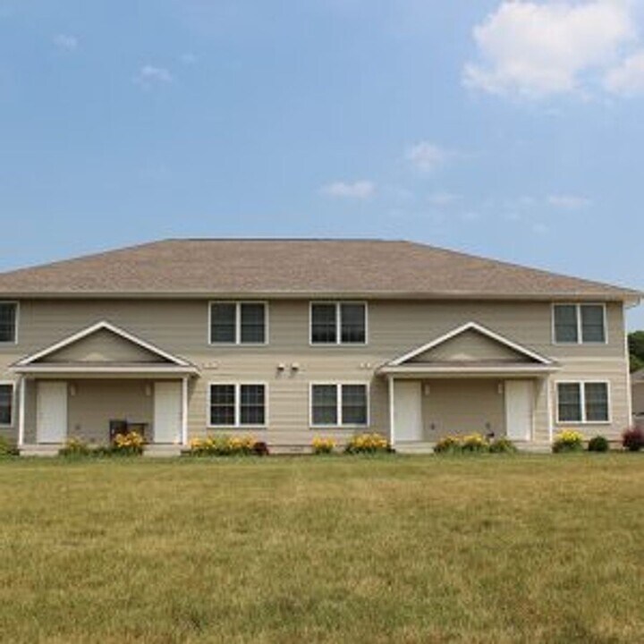 4663 Happiness Trail in Rock Island, IL - Building Photo