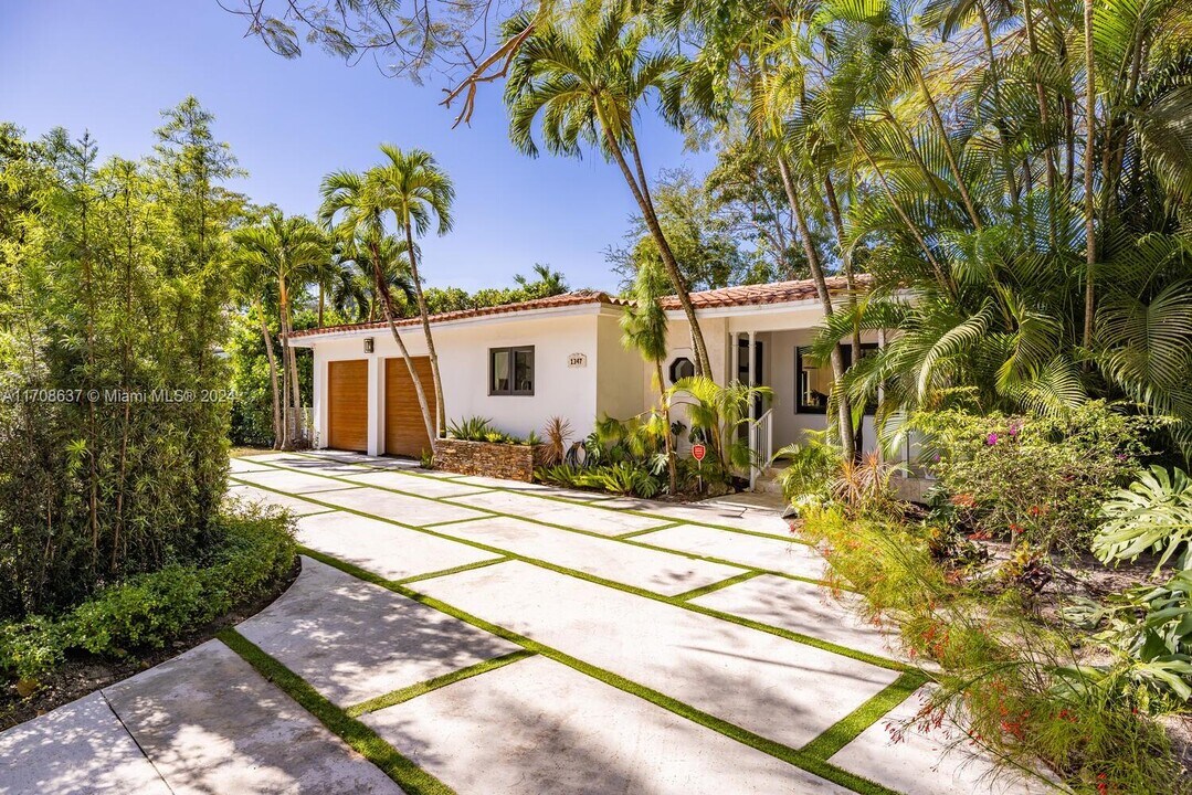 1347 Bird Rd in Coral Gables, FL - Building Photo