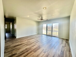 575 Greystone Ln in Wheeling, IL - Building Photo - Building Photo