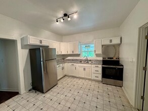2010 Vulcan Ave in Florence, AL - Building Photo - Building Photo