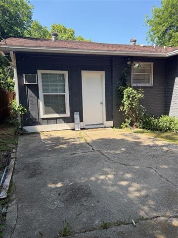 property at 2436 Lockhart Ave