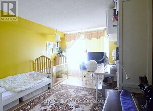 250 Jarvis St in Toronto, ON - Building Photo - Building Photo