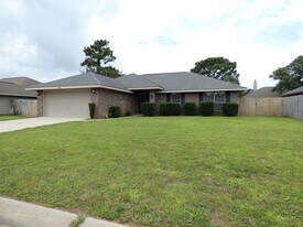 1712 Bay Pine Cir in Gulf Breeze, FL - Building Photo