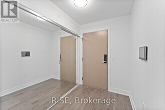 575-1575 Bloor St E in Toronto, ON - Building Photo - Building Photo