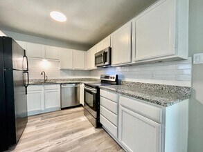 903-903 Allen St in San Marcos, TX - Foto de edificio - Building Photo