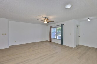 1219 Wild Feather Ln in Sun City Center, FL - Building Photo - Building Photo