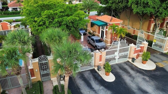 11539 NW 60th Terrace in Doral, FL - Foto de edificio - Building Photo