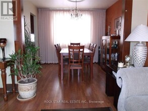 5905 Hillcrest Crescent in Niagara Falls, ON - Building Photo - Building Photo