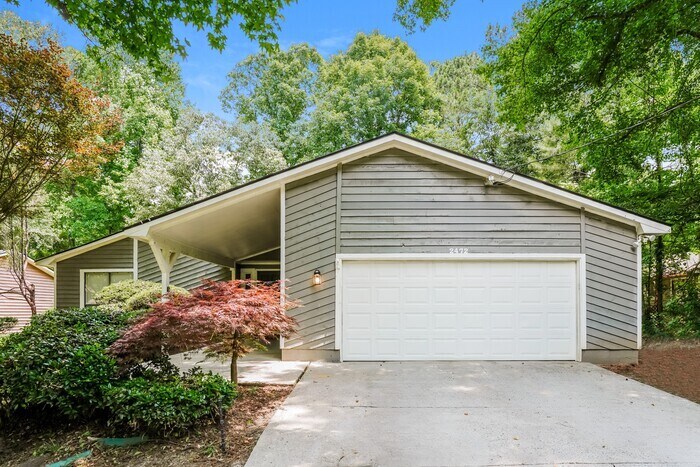 2472 Hewatt Rd in Snellville, GA - Building Photo