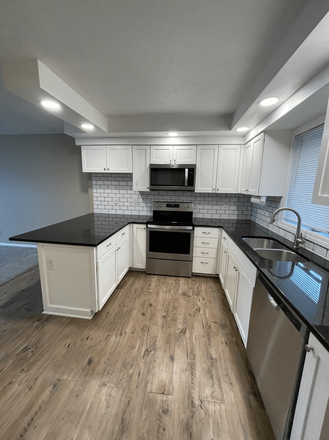 602 W 23rd Ave in Bellevue, NE - Building Photo - Building Photo