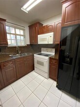 6763 NW 182nd St in Hialeah, FL - Building Photo - Building Photo