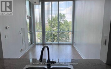 3985 Grand Park Dr in Mississauga, ON - Building Photo - Building Photo