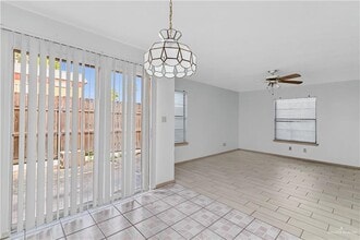 18 E Samano St in Edinburg, TX - Building Photo - Building Photo