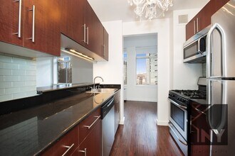 100 William St in New York, NY - Building Photo - Building Photo