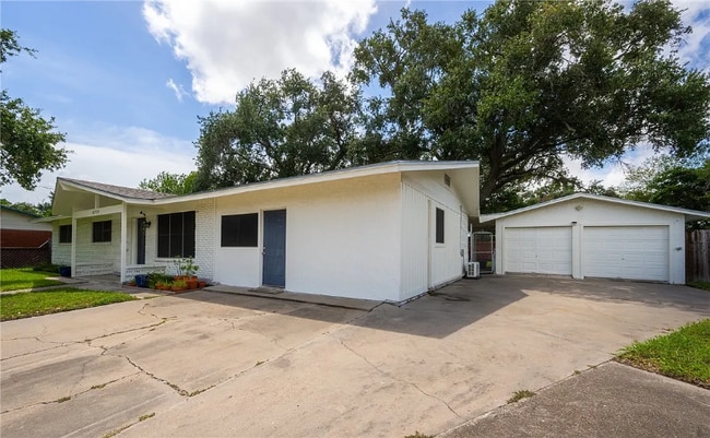 5729 Abby Dr