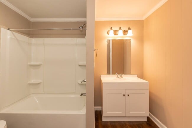 4046 S Church St in Burlington, NC - Building Photo - Building Photo