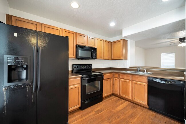 213 Speyside Way in Murray, UT - Building Photo - Building Photo