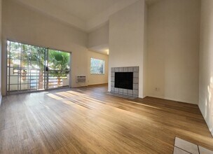 3750 Kelton Ave in Los Angeles, CA - Building Photo - Interior Photo