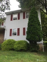 17 Jill Ct in Edison, NJ - Foto de edificio - Building Photo
