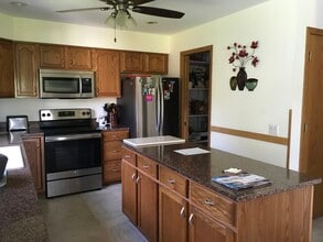 5702 W Open Meadow in McFarland, WI - Foto de edificio - Building Photo