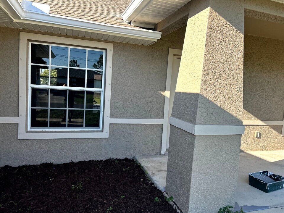 4104-4113 13th St SW in Lehigh Acres, FL - Building Photo