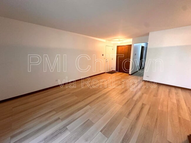 225 Charleston Ct in Schaumburg, IL - Building Photo - Building Photo