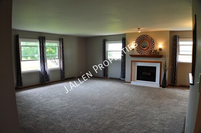 2219 Sunset Ave in Norfolk, NE - Building Photo - Building Photo