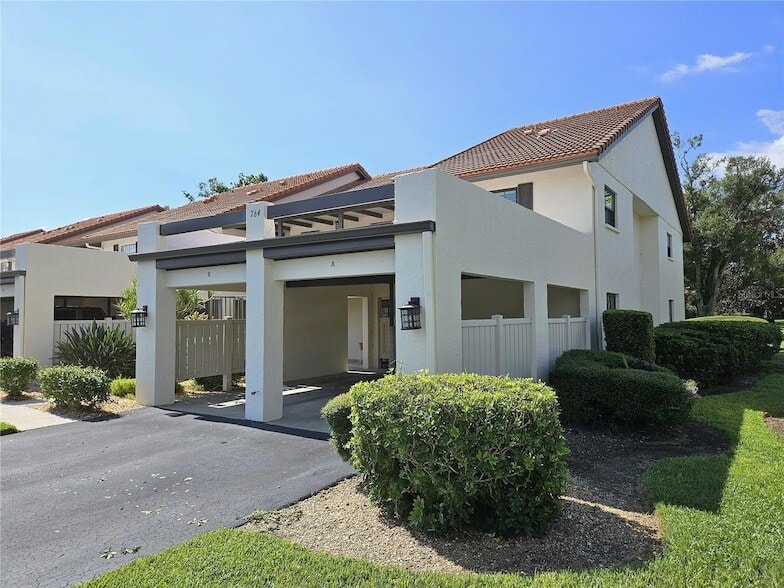 764 Avenida Estancias, Unit 206 in Venice, FL - Foto de edificio