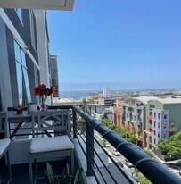 425 W Beech St, Unit 956 in San Diego, CA - Building Photo