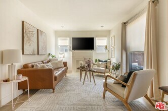 4616 Rosewood Ave in Los Angeles, CA - Building Photo - Building Photo