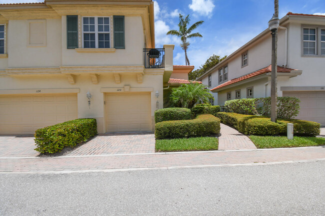 120 Evergrene Pkwy in Palm Beach Gardens, FL - Foto de edificio - Building Photo