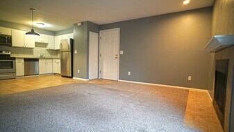 2575 S Syracuse Way in Denver, CO - Building Photo