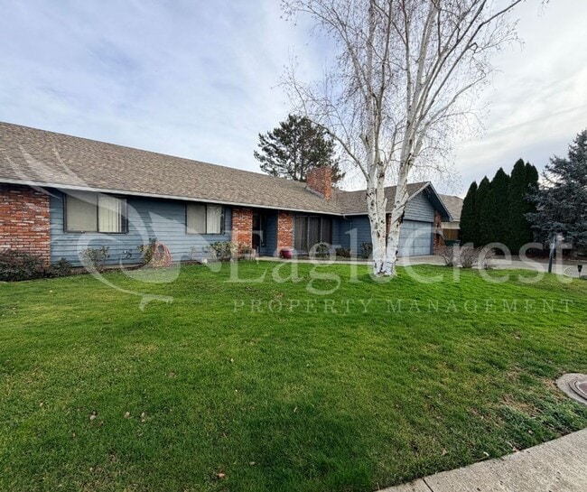 property at 665 E Pine Ct