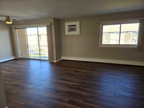 4712 W 107th St in Oak Lawn, IL - Building Photo - Building Photo