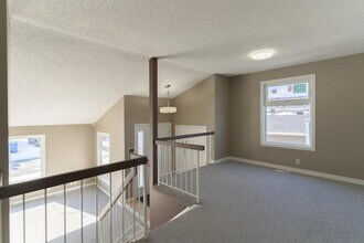 120 Castleglen Crescent NE in Calgary, AB - Building Photo - Building Photo