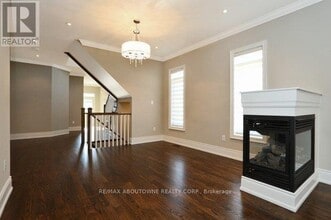 2430 Whistling Springs Crescent in Oakville, ON - Building Photo - Building Photo