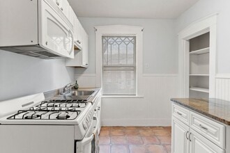 3 Grosvenor Park in Lynn, MA - Building Photo - Building Photo