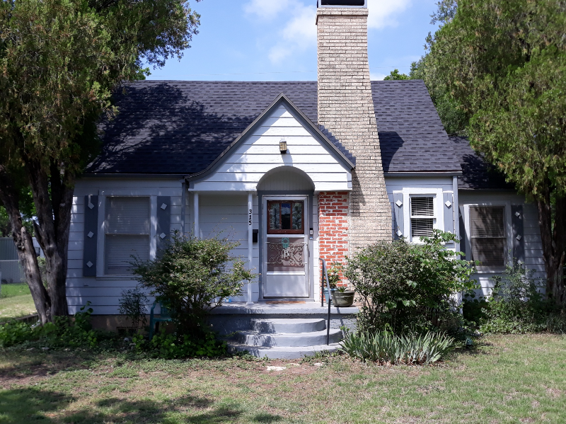 315 N Monroe St in San Angelo, TX - Building Photo