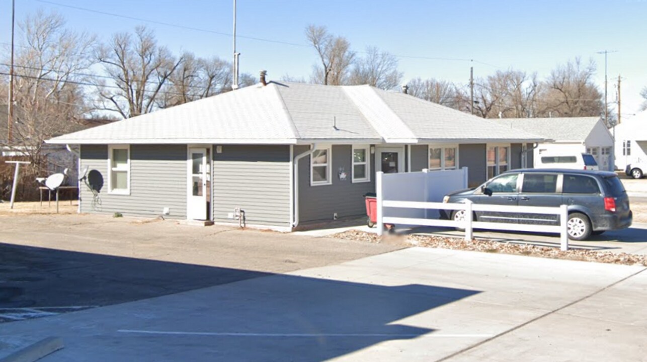1017-1019 McKinley St in Great Bend, KS - Building Photo