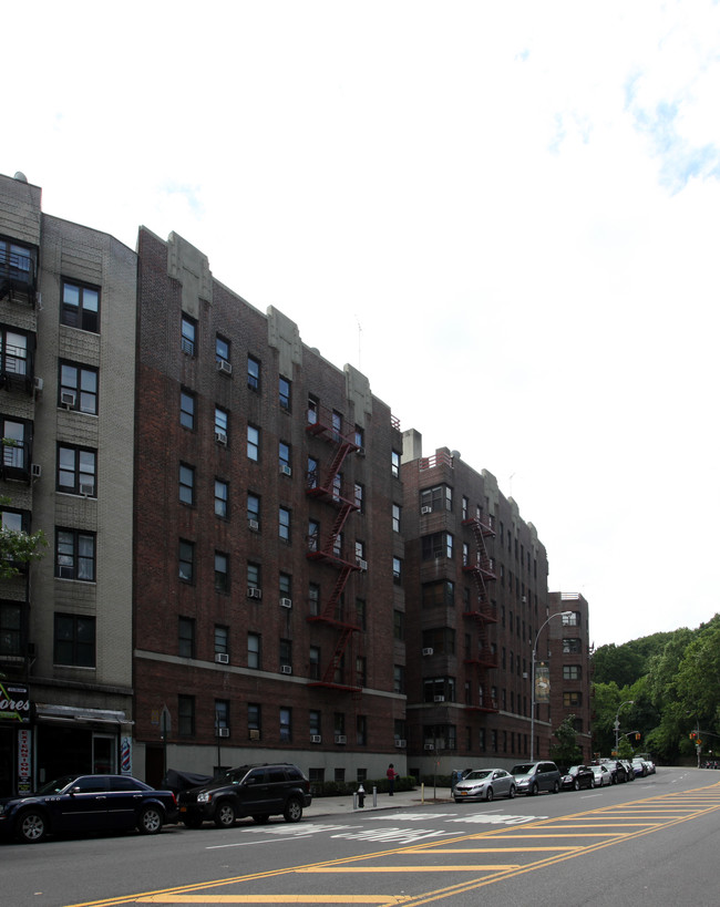 4700 Broadway in New York, NY - Foto de edificio - Building Photo