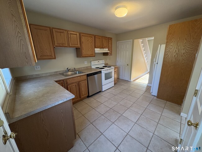 22 Ohear Ave in Enfield, CT - Building Photo - Building Photo